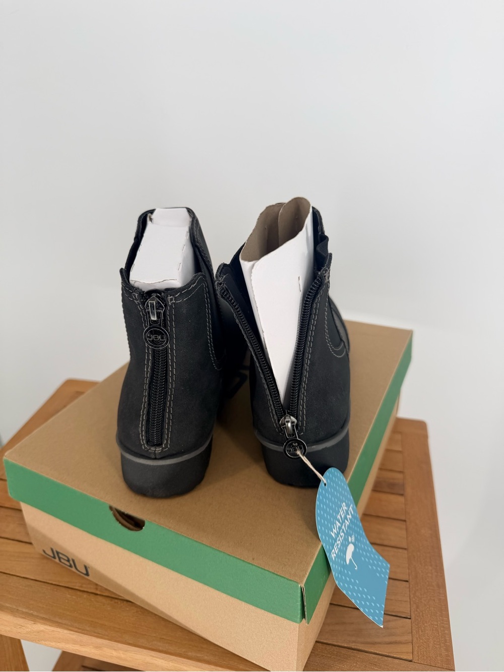 New JBU FALL 2022 WOMENS Black Suede Chelsea Boot - Comfortable Boots size 8 M - Picture 3 of 4